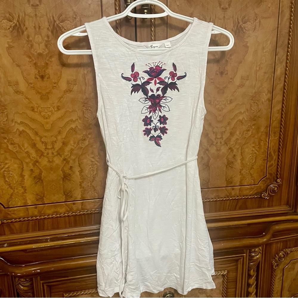 White Sleeveless Dress with Floral Embroidery